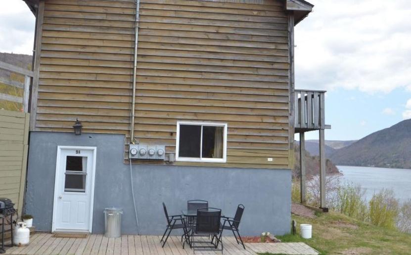 Knotty Pine Cottages, Suites & Motel Rooms Ingonish Eksteriør bilde