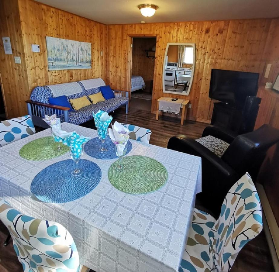 Knotty Pine Cottages, Suites & Motel Rooms Ingonish Eksteriør bilde