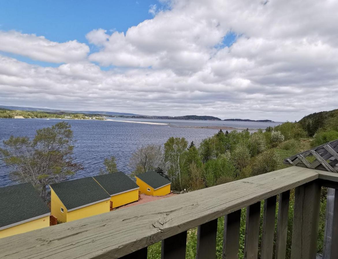Knotty Pine Cottages, Suites & Motel Rooms Ingonish Eksteriør bilde