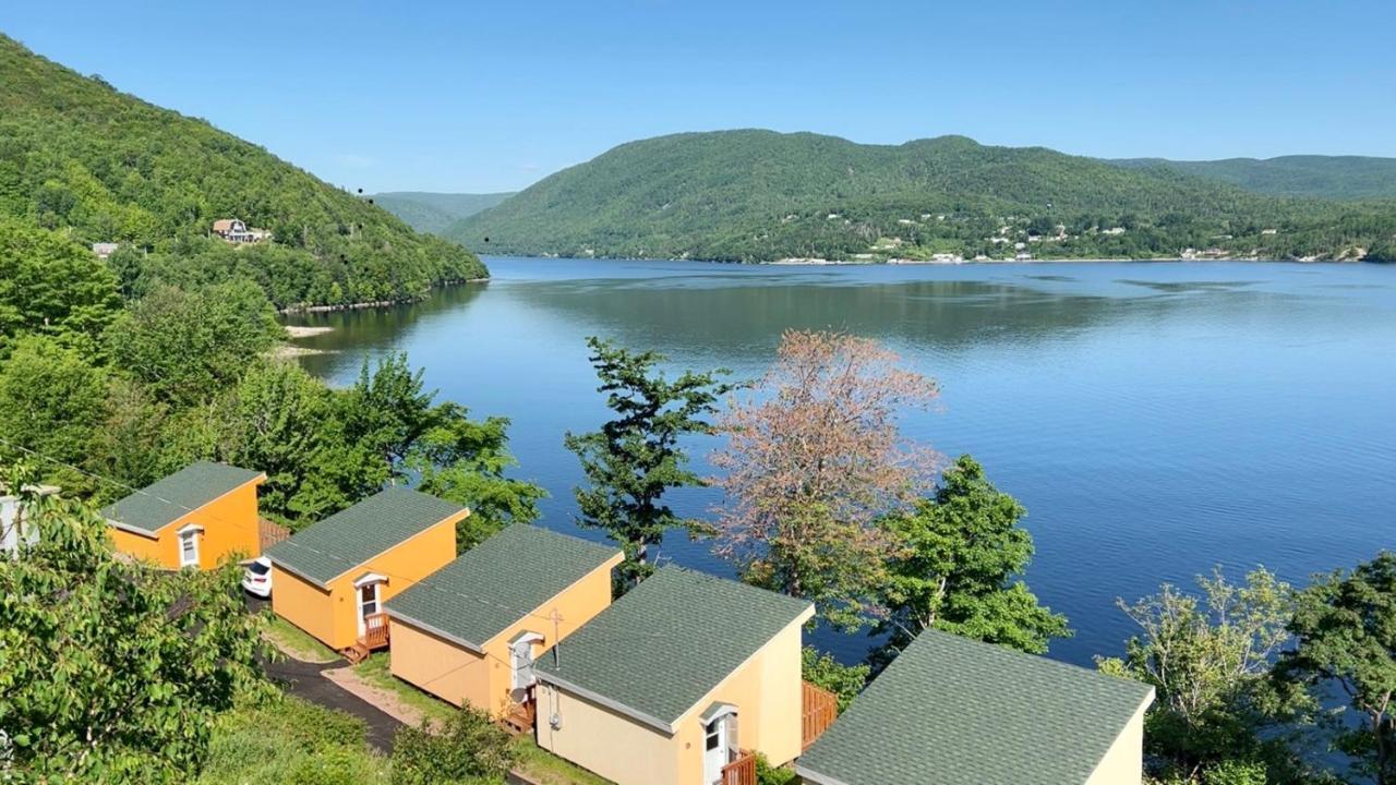 Knotty Pine Cottages, Suites & Motel Rooms Ingonish Eksteriør bilde