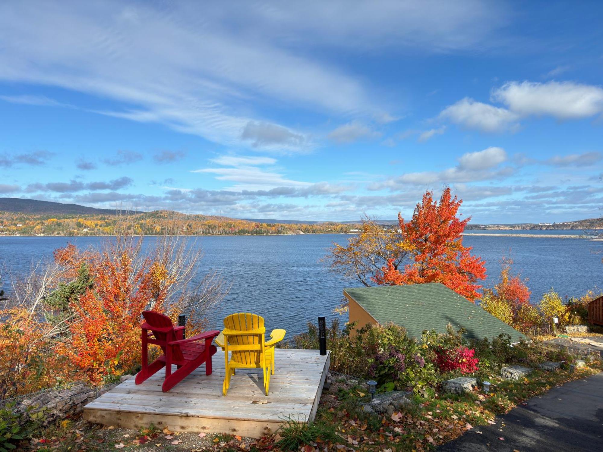 Knotty Pine Cottages, Suites & Motel Rooms Ingonish Eksteriør bilde