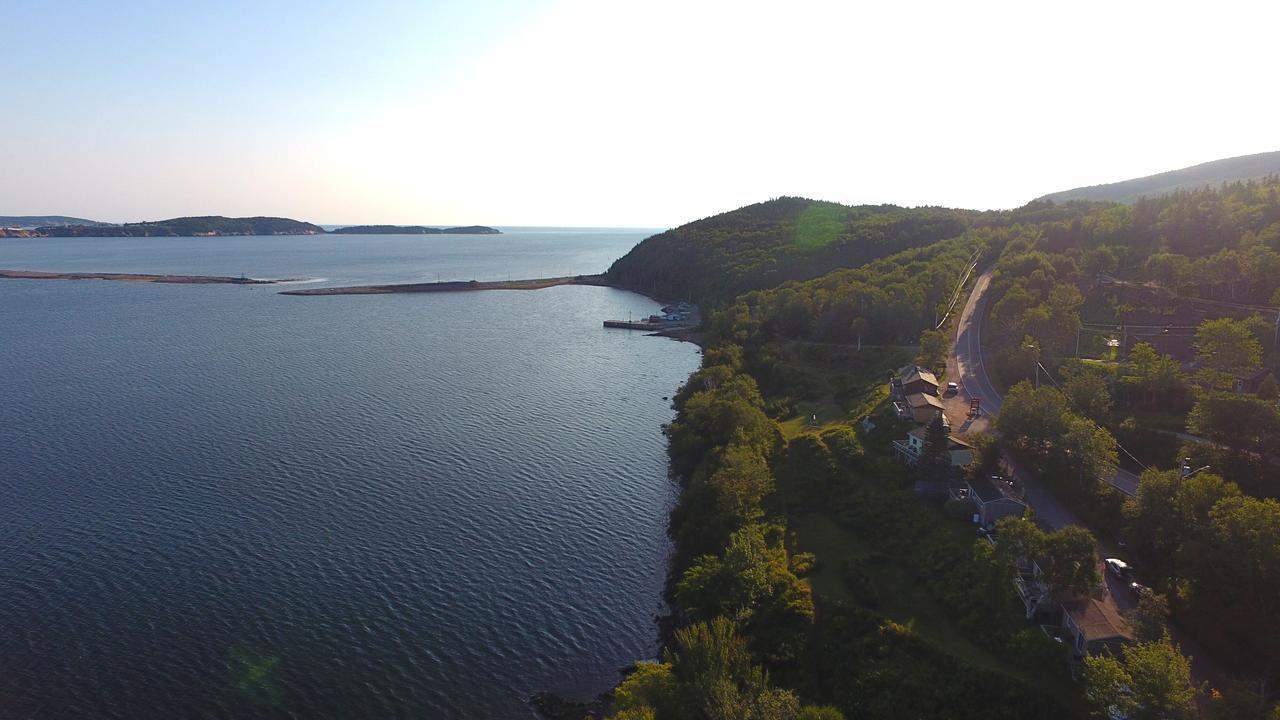 Knotty Pine Cottages, Suites & Motel Rooms Ingonish Eksteriør bilde