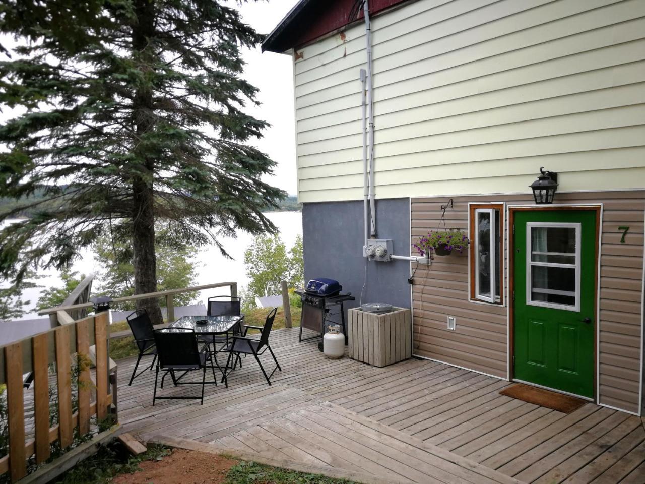 Knotty Pine Cottages, Suites & Motel Rooms Ingonish Eksteriør bilde
