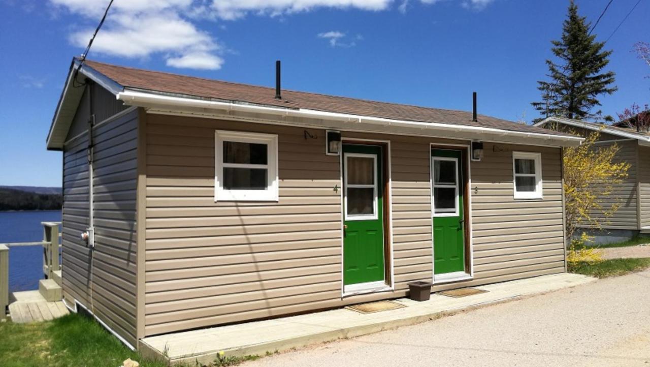 Knotty Pine Cottages, Suites & Motel Rooms Ingonish Eksteriør bilde