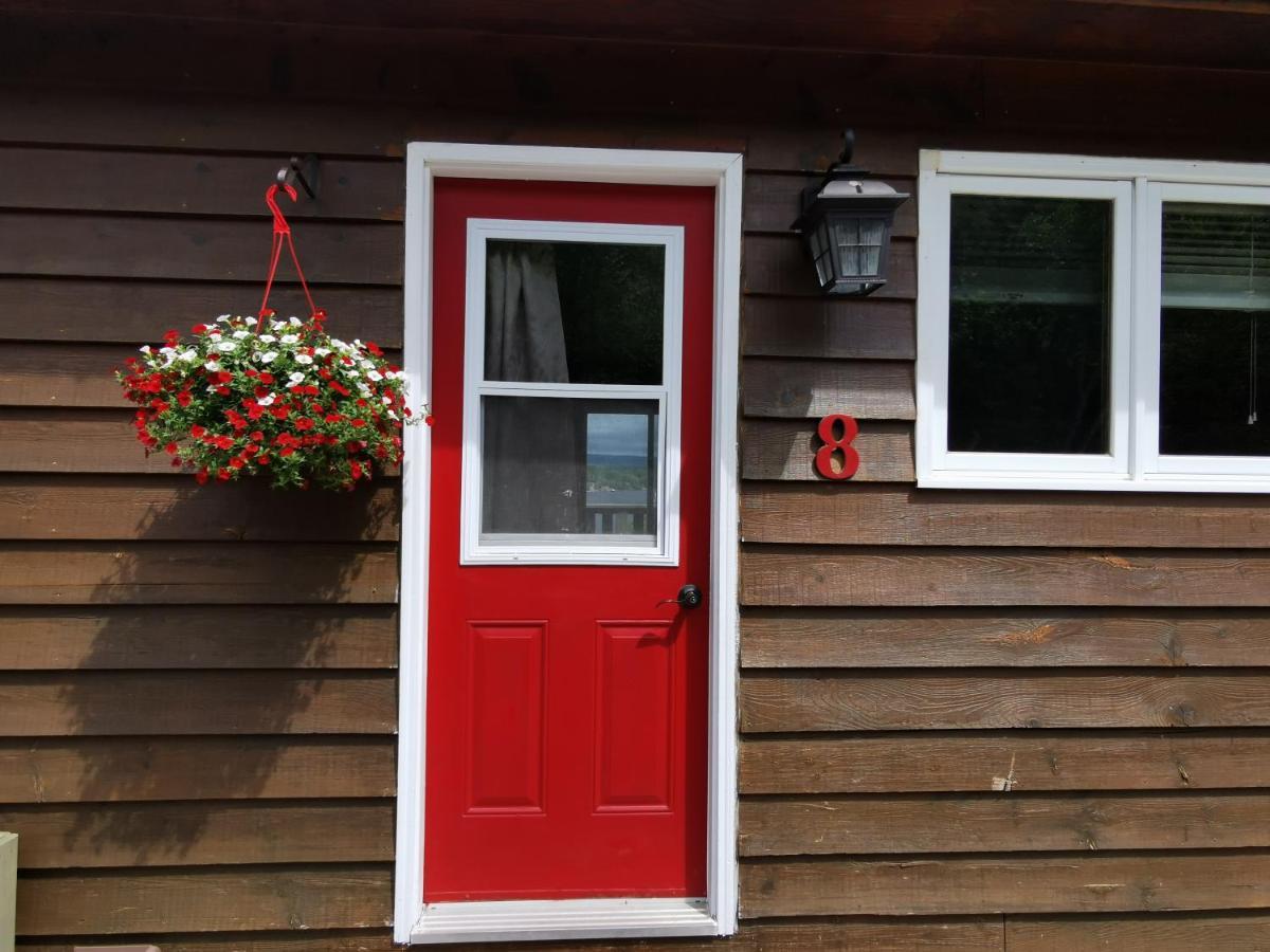 Knotty Pine Cottages, Suites & Motel Rooms Ingonish Eksteriør bilde